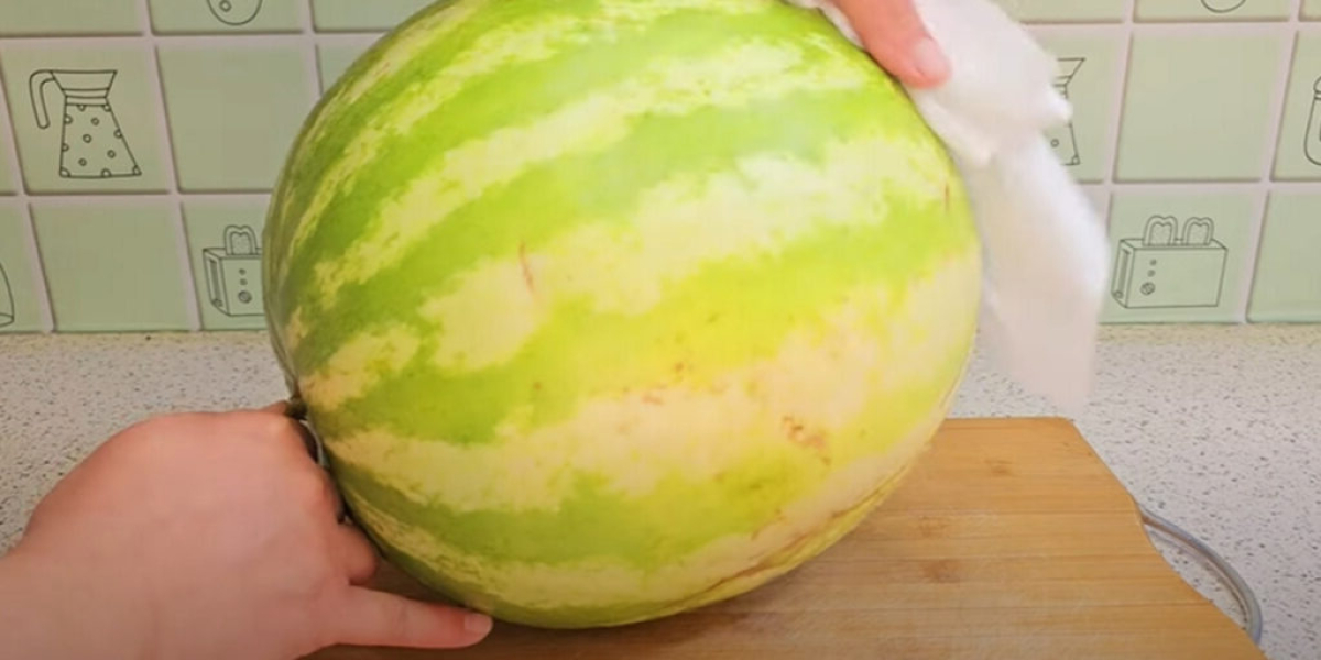 Смачніше свіжого! Зберігайте кавун в банках до наступного року! Залишається дуже добре! 10 b4c337b9f0edfa6afa8d7c8d4d2ae43c