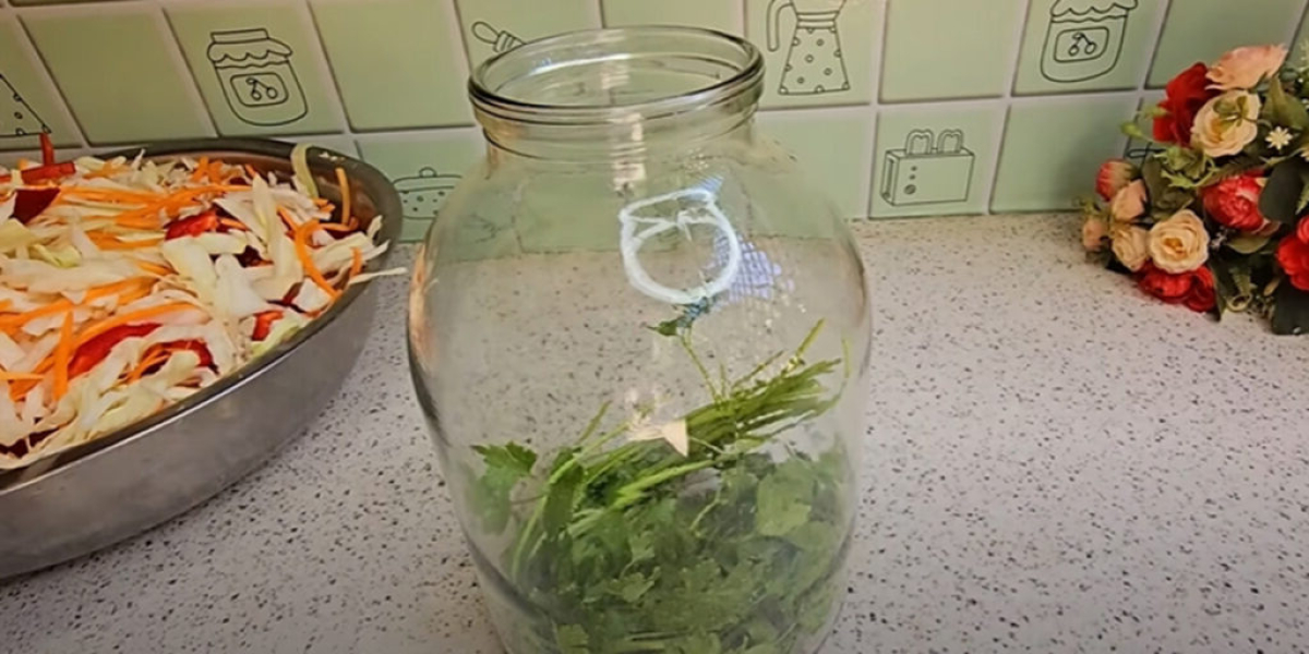 Ідеальний рецепт маринування помідорів на зиму! З капусти, моркви та перцю! 12 c4c9dedcad2c2dc2795a02e697c91cfd