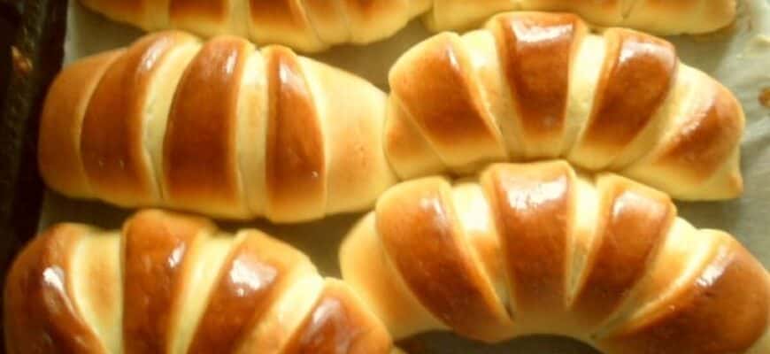 domashni smachni rohalyky z nachynkoyu