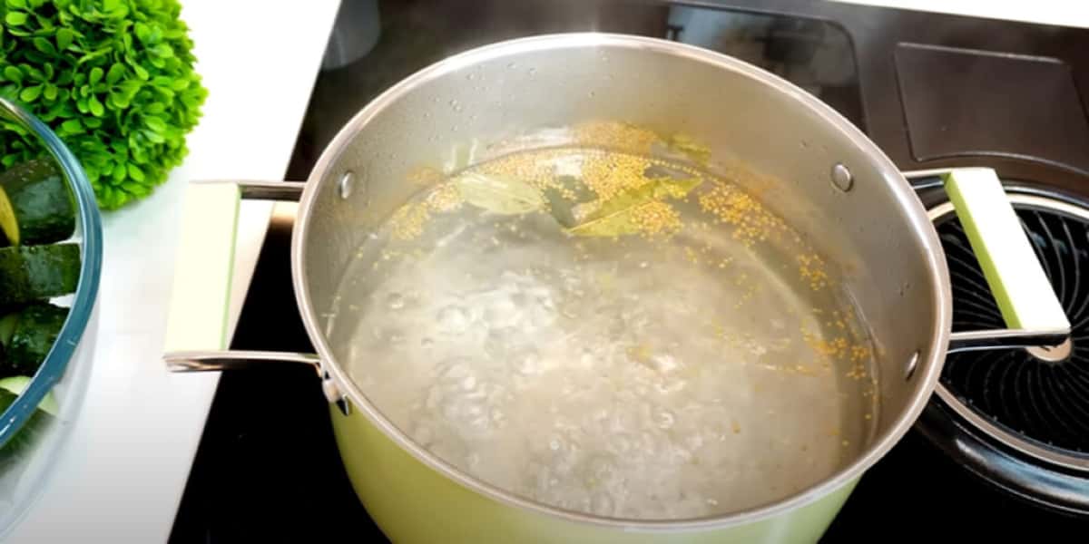 Як приготувати мариновані огірки по-фінськи на зиму - простий рецепт, який вийде у будь-кого (без стерилізації) 12 e56f38b8fb48fb3bbbe71a2664ca59f5