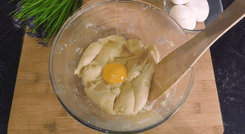 Еклери - повітряні заварні тістечка: Ідеальне тісто, яке вийде у кожного