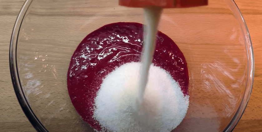 Дістаю з морозилки ягоди і роблю найсмачніші цукерки з 3 інгредієнтів! 11 Дістаю з морозилки ягоди і роблю найсмачніші цукерки з 3 інгредієнтів!