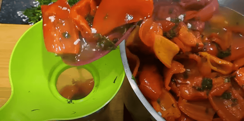 Болгарський перець на зиму в солодкій заливці: Швидкий рецепт маринування