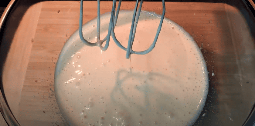 Виходить завжди! Бісквітний медовий рулет - відмінний рецепт!