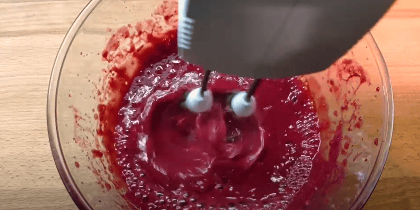 Дістаю з морозилки ягоди і роблю найсмачніші цукерки з 3 інгредієнтів! 12 Дістаю з морозилки ягоди і роблю найсмачніші цукерки з 3 інгредієнтів!