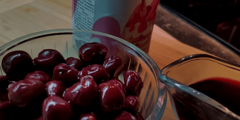 Бісквітний рулет за найпростішим рецептом без проблем і завжди вдалий!