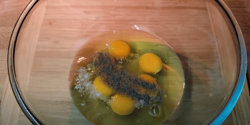 Лише 30 хв. Вашого часу і найдоступніші продукти! Яєчний рулет з сиром