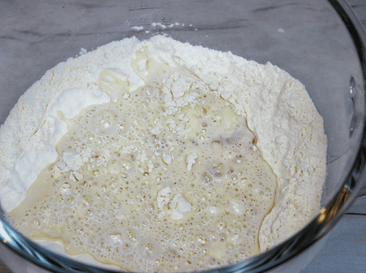 Повітряне тісто та соковита начинка! Закусочний пиріг з капустою і яйцем!