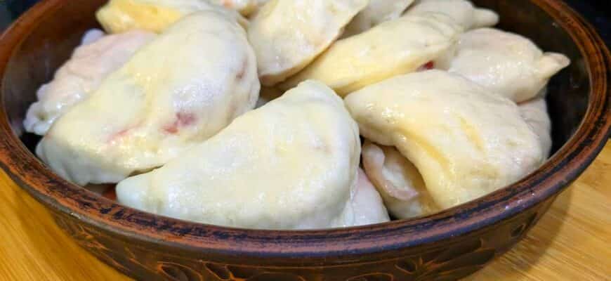 Вареники на пару на сковороді: Секрет пишного дріжджового тіста з ягодами 1 852786758769