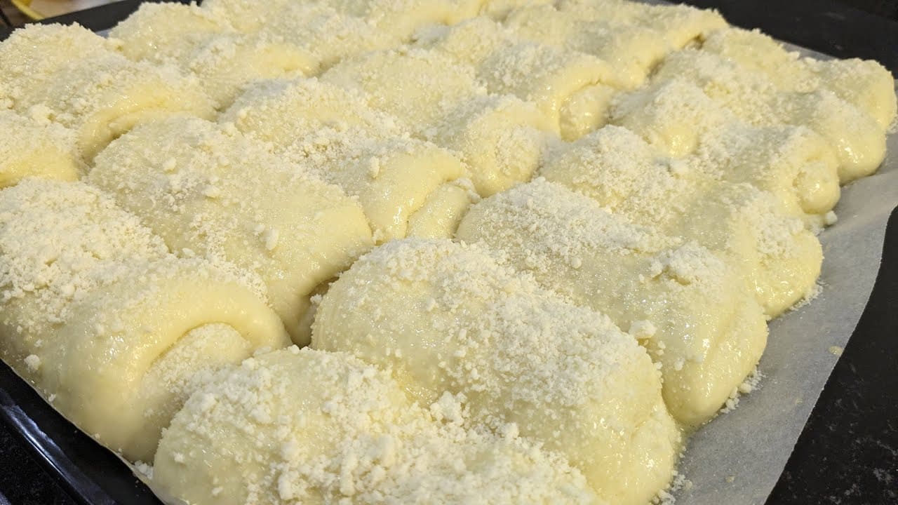 Ось як треба готувати смачні булочки! Тісто повітряне, як пух!