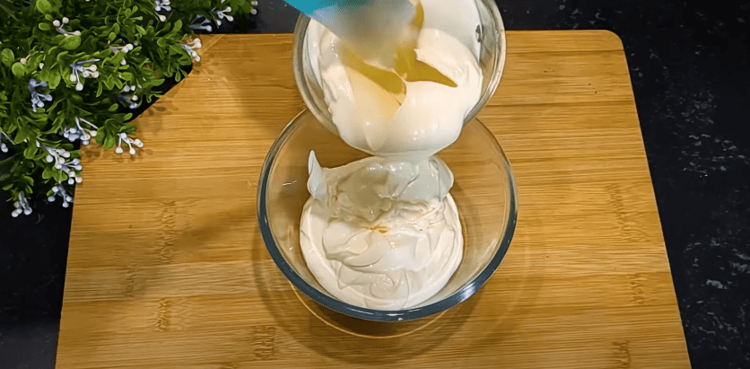 Фаворит святкового столу! Смачний закусочний торт-салат "Наполеон"