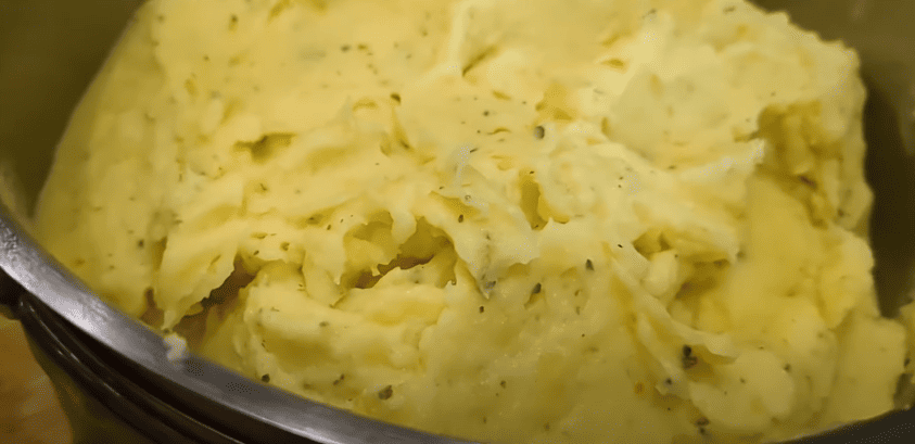 Ефектна гаряча страва на святковий стіл! Картопляні гнізда з начинкою!