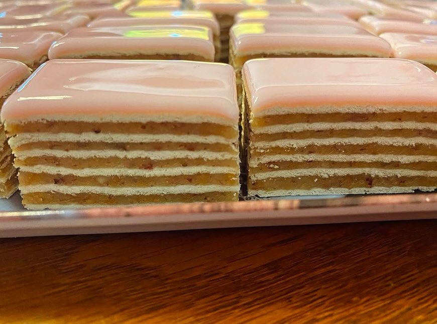 Рецепт, який повинен бути у кожної господині! Яблучний пляцок без яєць та крему!