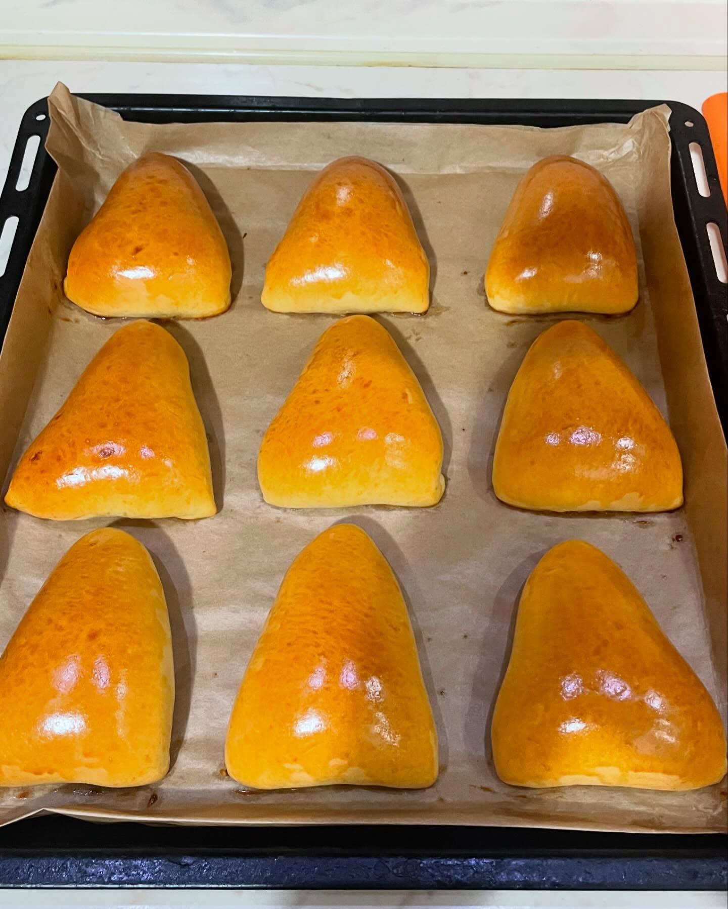 Не прості, а золоті! Пиріжки з начинкою на швидкому тісті «Водолаз»