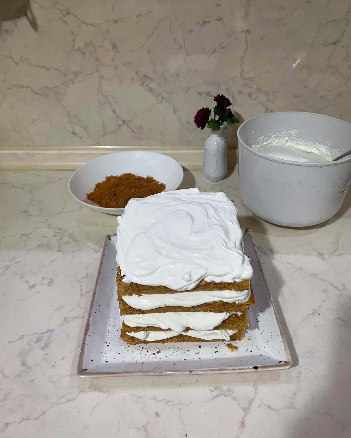 Цей тортик можна їсти губами! Ніжний медовик без розкачування коржів!