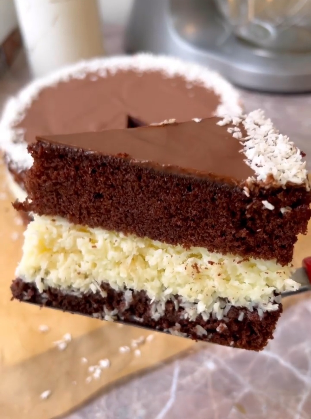 Справжня райська насолода! Неймовірно смачний торт "Баунті" - Ви повинні його спробувати!