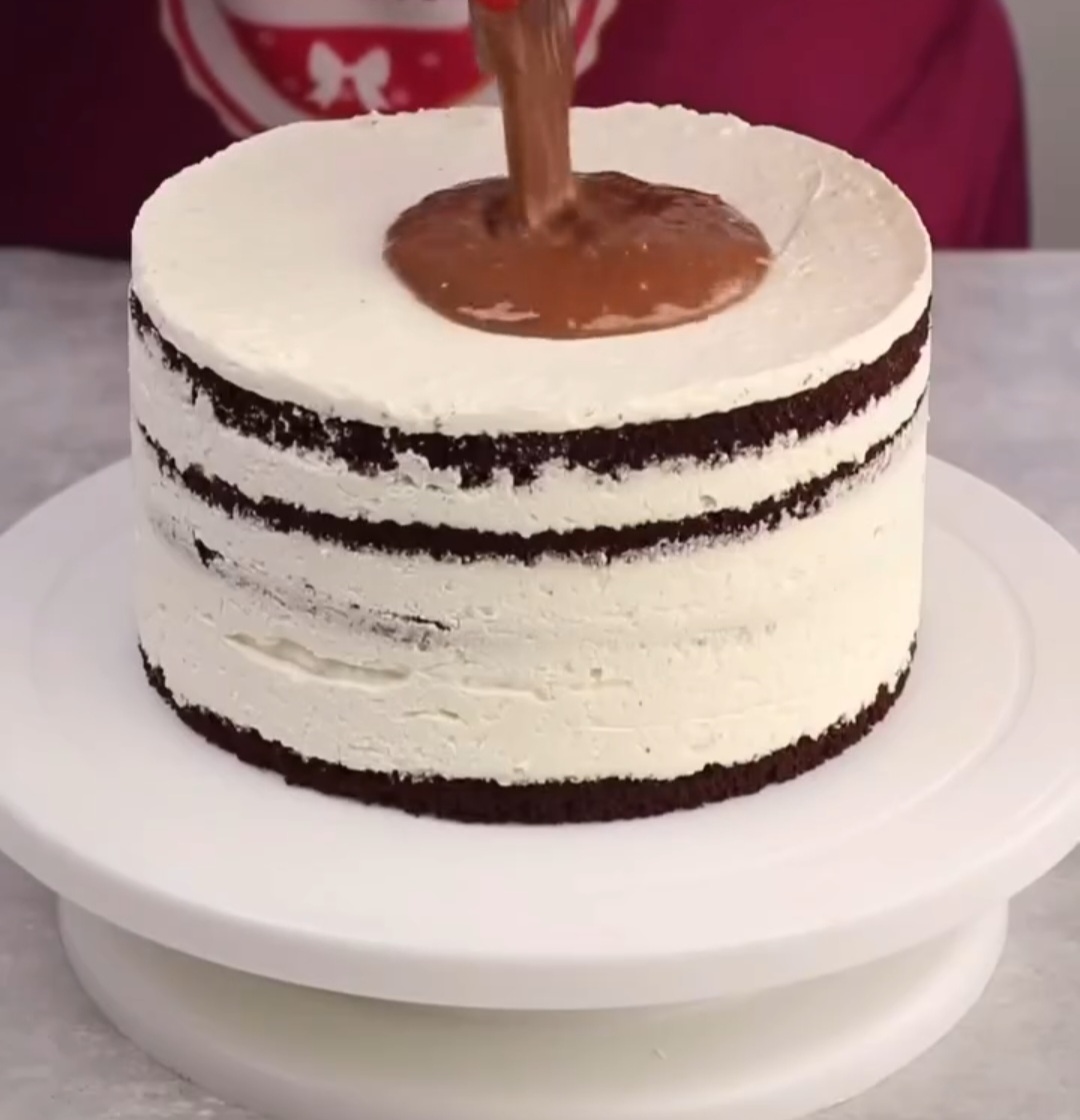 Ви повинні його спробувати! Торт "Баунті" - ніжний бісквіт, кокосовий прошарок та смачний крем! 11 Ви повинні його спробувати! Торт "Баунті" - ніжний бісквіт, кокосовий прошарок та смачний крем!