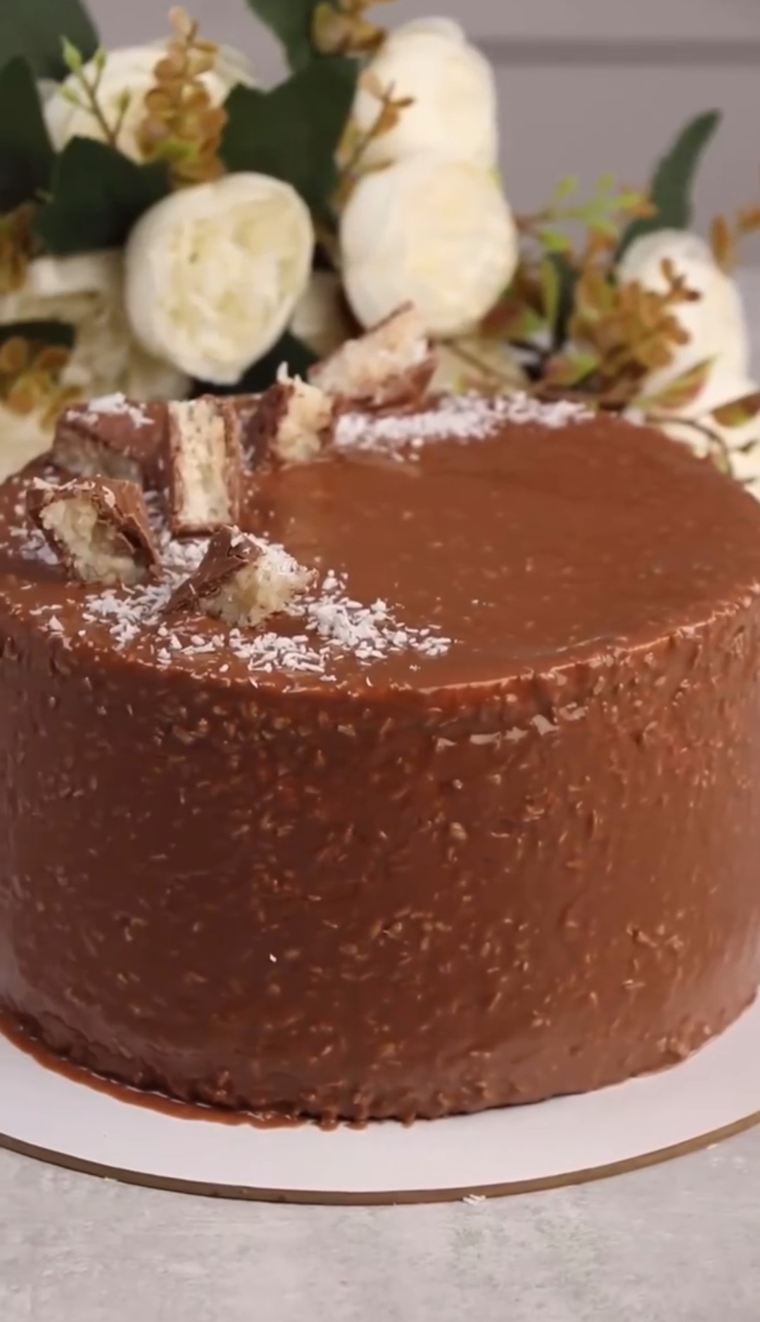 Ви повинні його спробувати! Торт "Баунті" - ніжний бісквіт, кокосовий прошарок та смачний крем! 7 Ви повинні його спробувати! Торт "Баунті" - ніжний бісквіт, кокосовий прошарок та смачний крем!