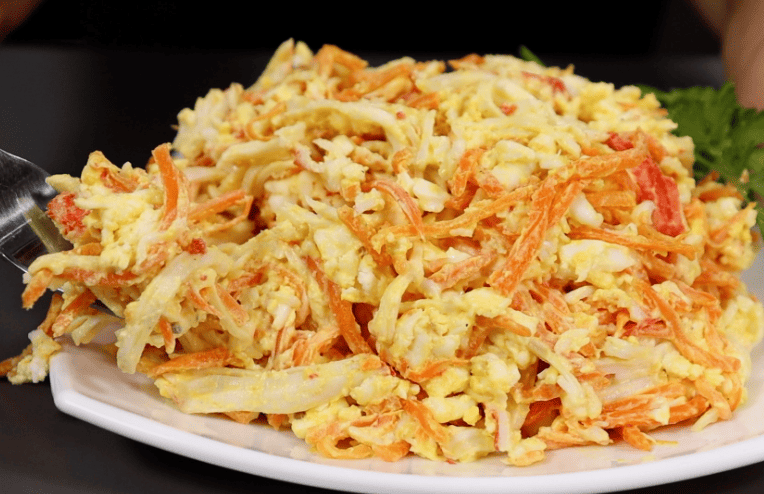 Салат «Корейський краб»: незвичайне поєднання продуктів, а смак чудовий!