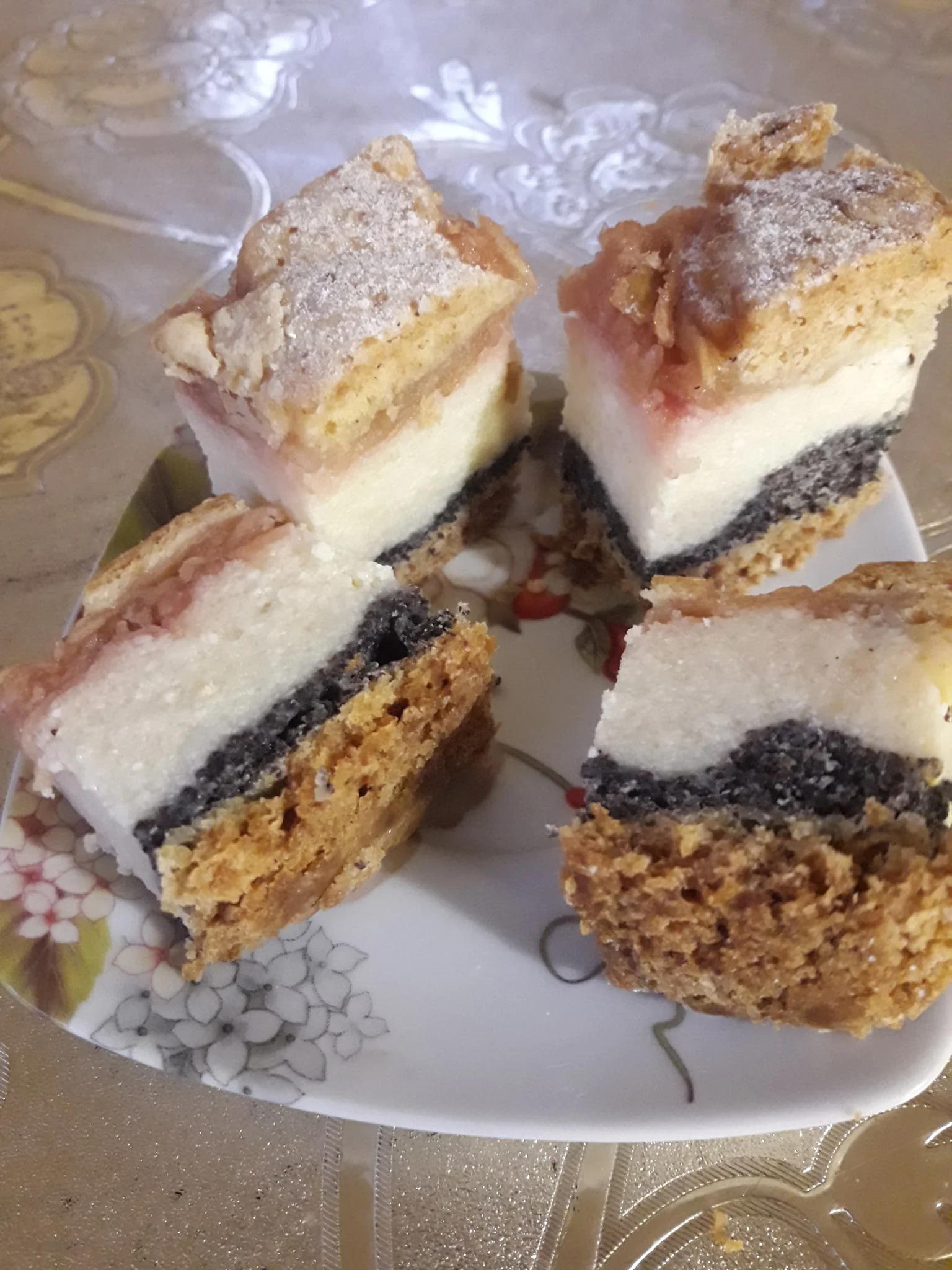 Яблучно-маковий сирник: смак, що шокує ніжністю і кислинкою!
