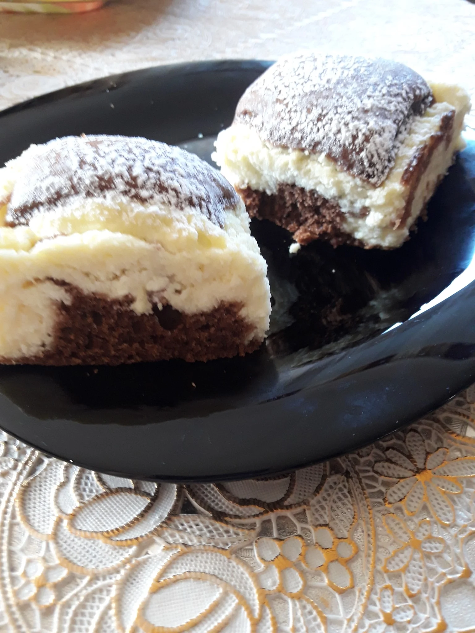 Надзвичайно смачний шоколадний пиріг із сирною масою