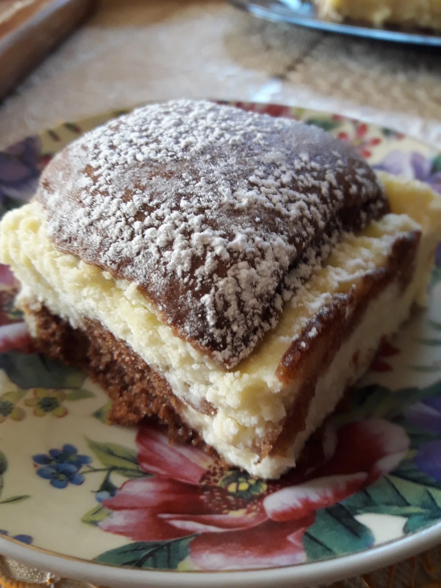 Надзвичайно смачний шоколадний пиріг із сирною масою