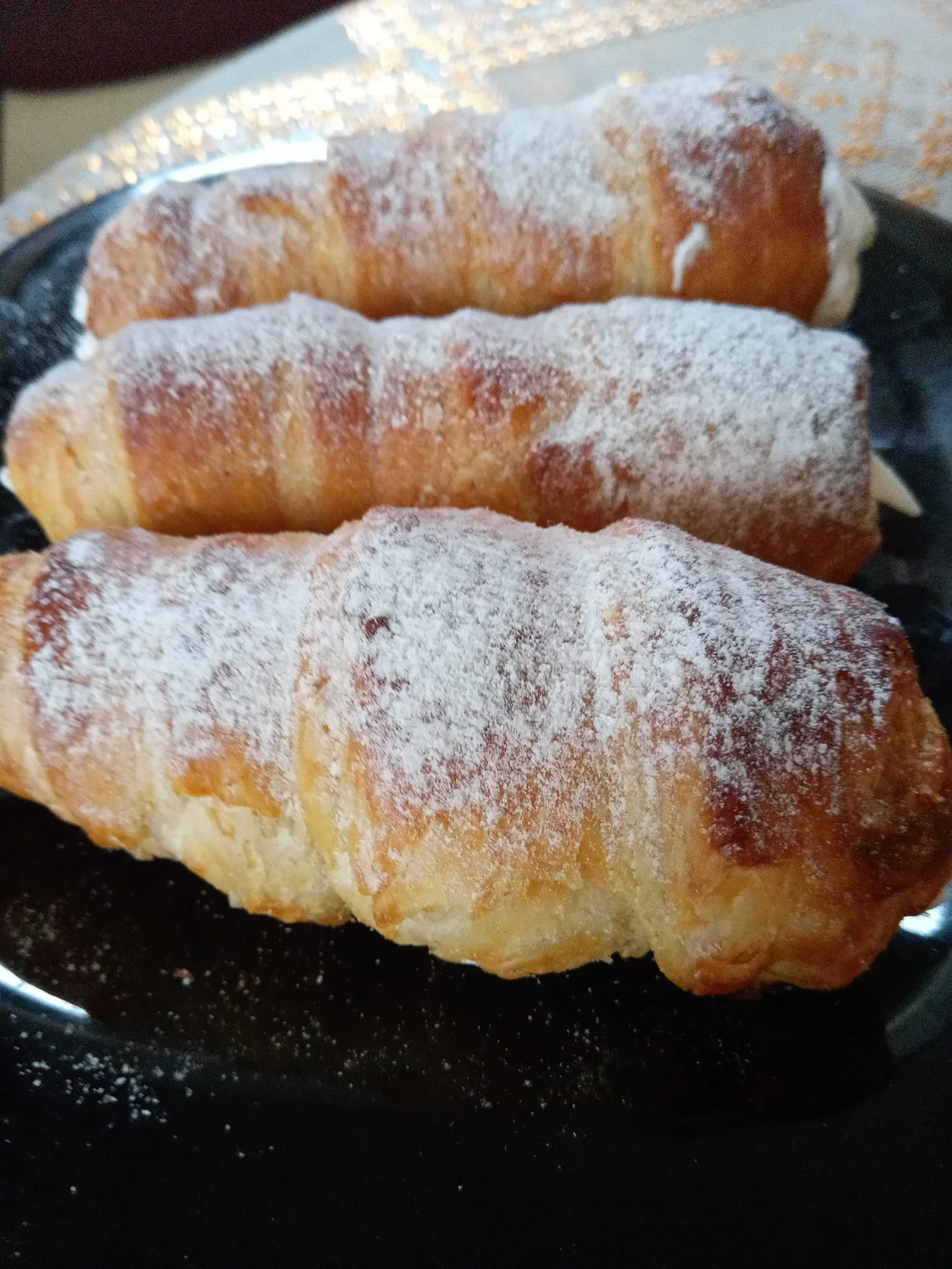 Слоєні трубочки на смальці, які підкорили всіх! Готуються простіше, ніж здається!