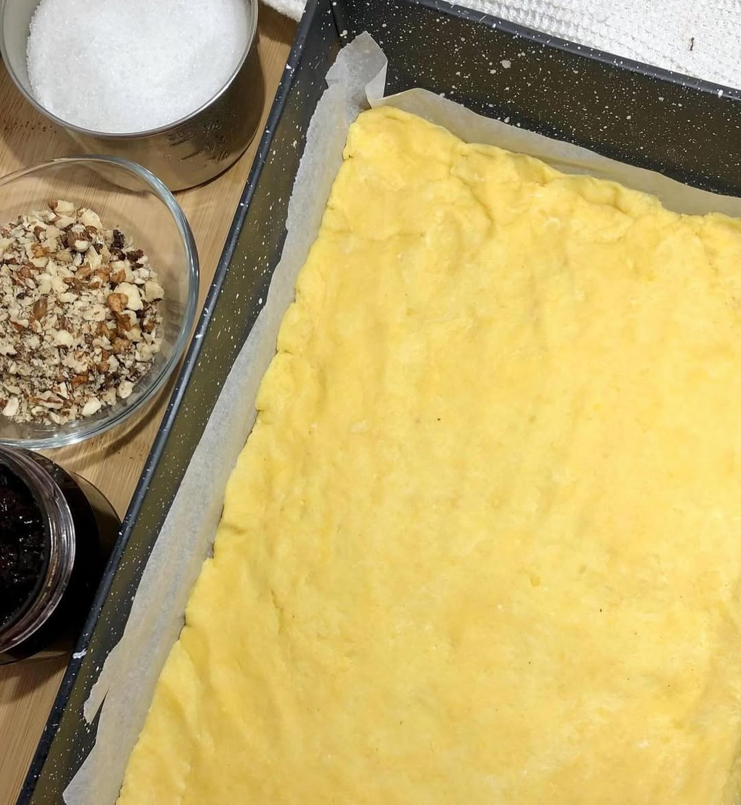 Це справжній хіт - пляцок "Горіхова гуцулка"! Не складний, але неймовірно смачний!