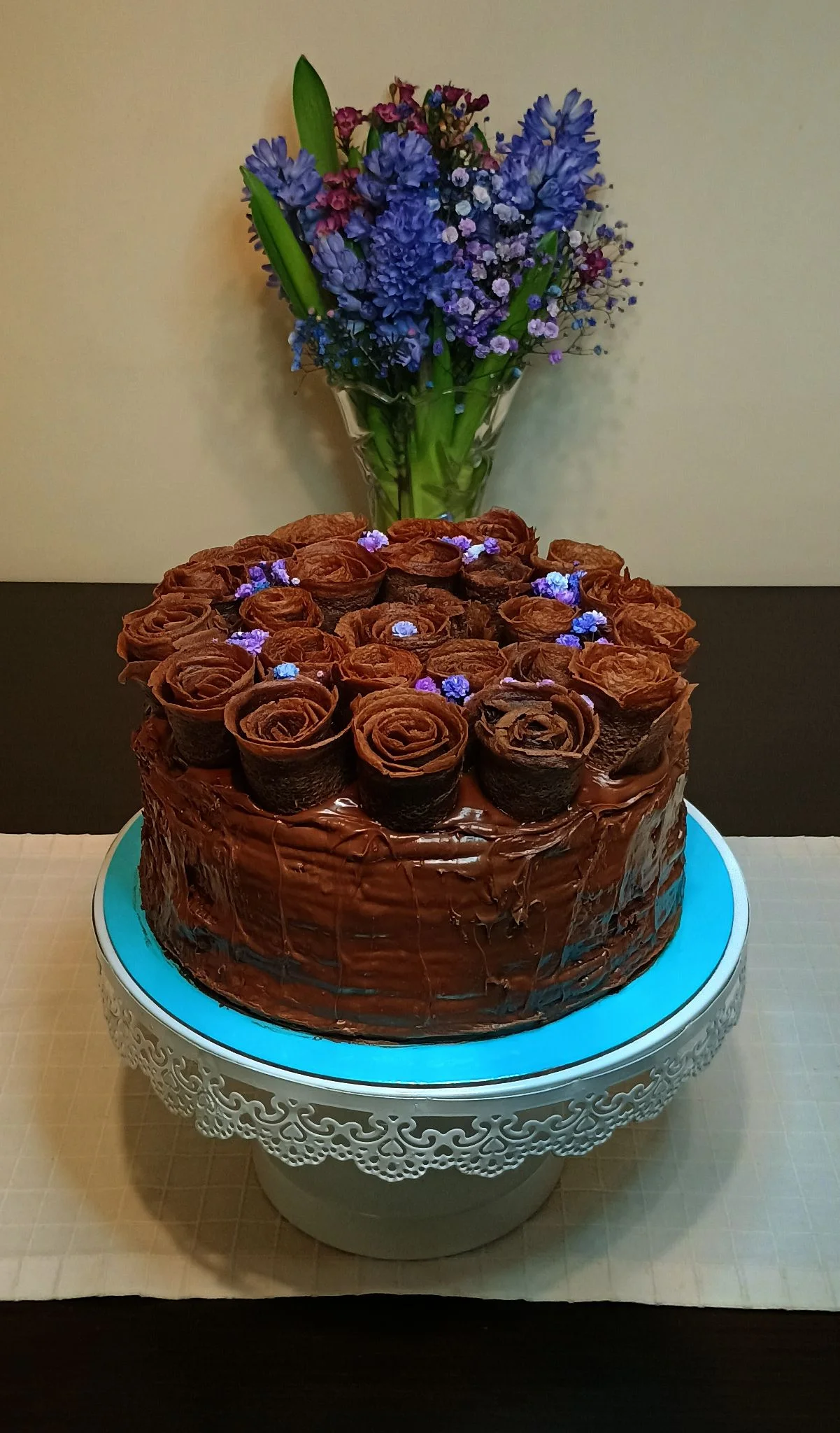 Шоколадна мрія яка шокує "смакоголіків": торт від якого тане серце!