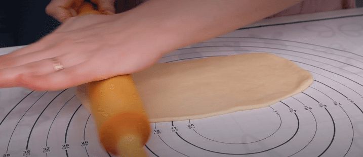 Просочений, повітряний здобний пиріг з ніжним кремом - його можна не різати, а просто відламувати шматочки!