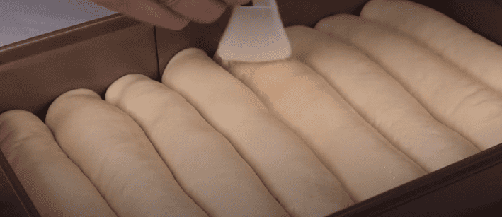 Просочений, повітряний здобний пиріг з ніжним кремом - його можна не різати, а просто відламувати шматочки!