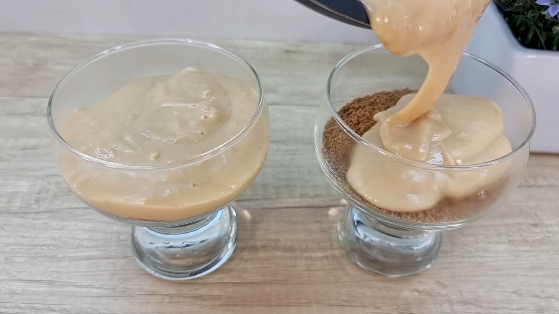 Найпростіші інгредієнти, а діти у захваті! Смачний і швидкий десерт БЕЗ яєць і желатину!