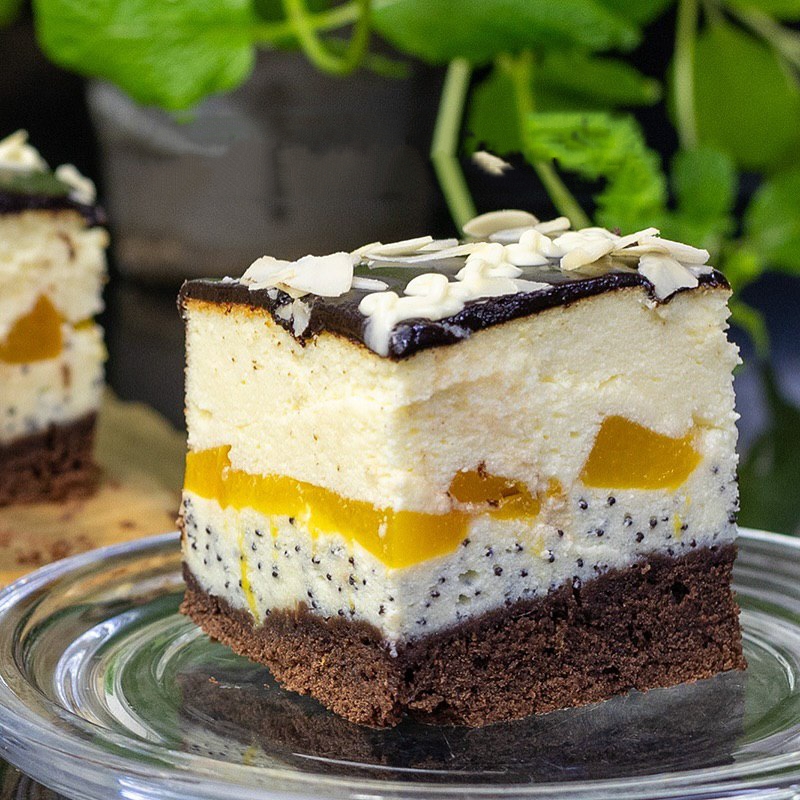 Ви повинні його спробувати! Неймовірно смачний сирник з маком і персиками!