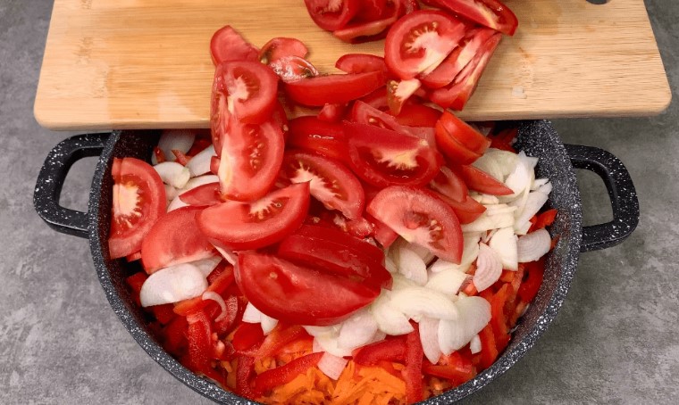 Салат з капусти на зиму: універсальний, смачний і готується просто, зберігається при кімнатній температурі 11 5c17c58c6b298389a9817f1ae837390e