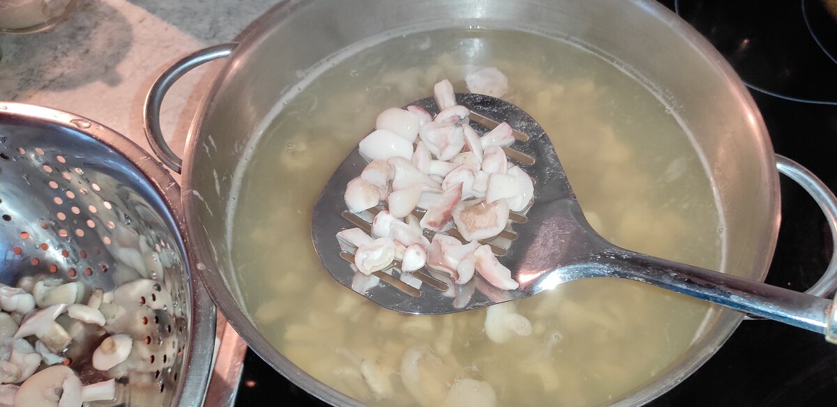 Таких ви напевно ще не пробували: мариновані маслюки за особливим рецептом, ділюсь покроково з фото 28 627cf51715d3c7199fe2c7de90c1507a