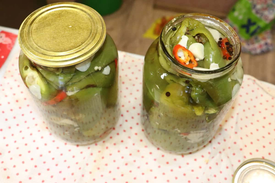 Пікантний запечений перець з часником на зиму: перевірений рецепт дуже смачної заготовки без стерилізації 15 02f285d2e6955036d2c067b0d8ca890d