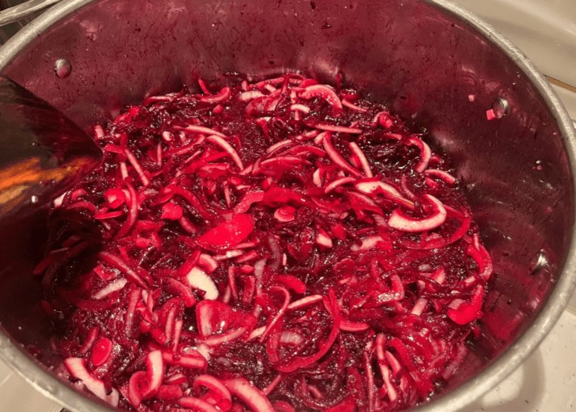 Салат з буряка на зиму: смачний, насиченого кольору, в рецепті лише буряк і цибуля, чудова універсальна заготовка, можна як заправку до борщу або до салатів 19 9b2f22b502cb4159f209ac841852468b
