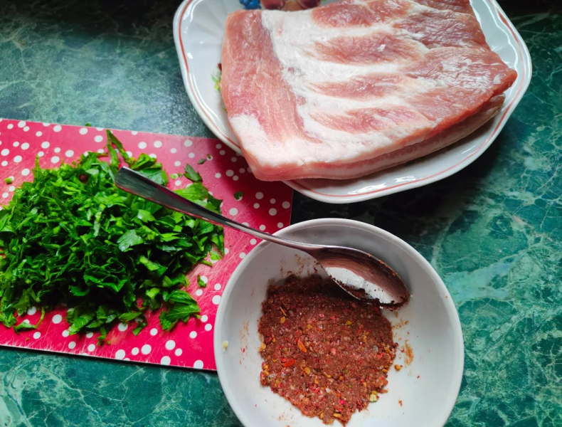 Як Тонке Сало Перетворити на Делікатес? Рулет-закуска: Дуже смачно і прикрасить будь-який стіл 13 803aa5ddee4e026a5341cf3746042180