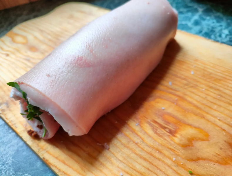 Як Тонке Сало Перетворити на Делікатес? Рулет-закуска: Дуже смачно і прикрасить будь-який стіл 16 f69ea05e897e732f2fe29c52eee44731