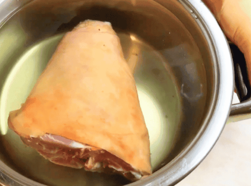 Мій перевірений рецепт холодцю зі свинячої рульки. Завжди прозорий та неймовірно смачний 18 359328d2a9e22d4493ad4f463aec5ecd