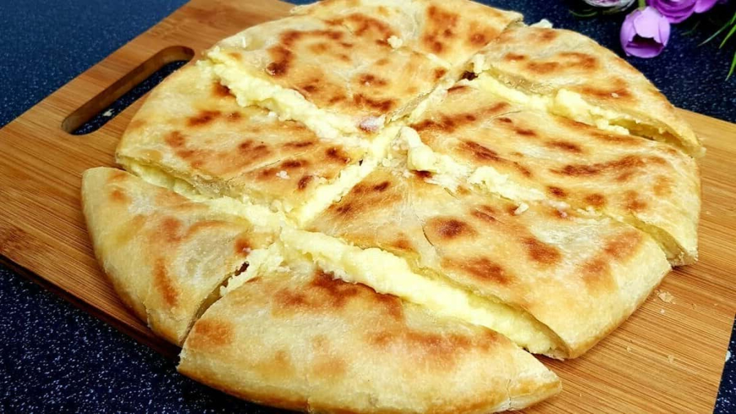 Смачніше за будь-яку піцу. Коржики з картоплею та тягучим сиром за 10 хвилин 12 f91aebdc740050878431d337735c890d