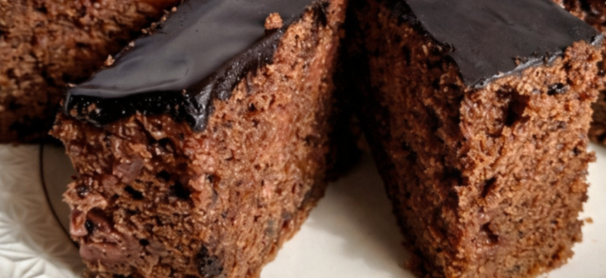 Все по одному стакану: готуємо найпростіший пісний десерт у світі 1 collageeditor.com 1771580079778