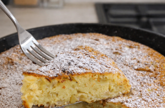 Забудьте про духовку! Неймовірний яблучний пиріг на сковороді за лічені хвилини 9 collageeditor.com 1771658080606