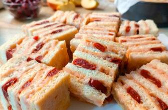 fb nedorohyy ta prostyy v pryhotuvanni plyatsok z yablukamy i vyshnyamy za retseptom ukrainskoi hospodyni 12092