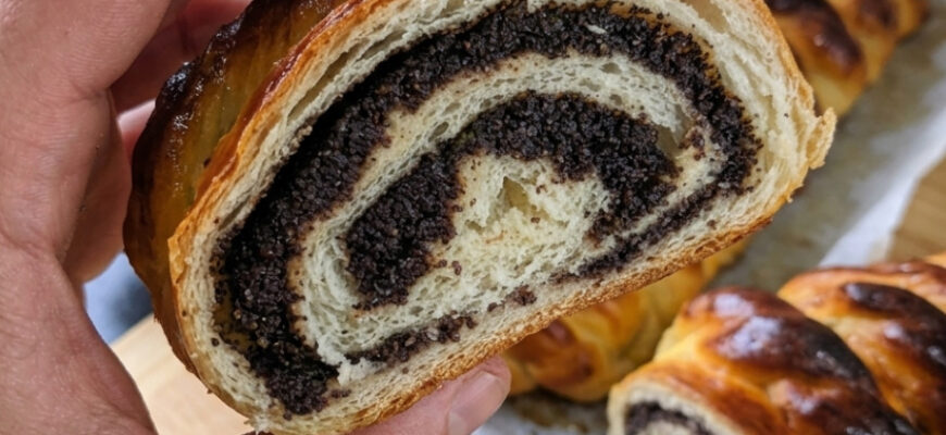 fb tsey retsept shukayut vsi naysmachnishi rulety z makovoyu nachynkoyu 5046