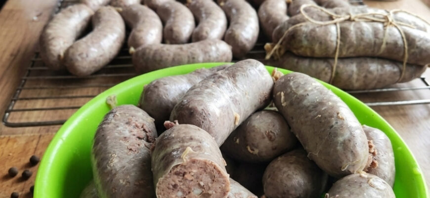 fb zhadayte smak dytynstva liverna kovbaska yaka ob ednue rodynu za stolom naspravdi neymovirna 19405