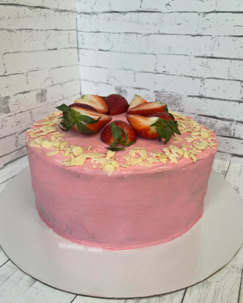 Торт “Полуниця з вершками🍓🍰” – найніжніший і дуже смачний тортик для святкового столу 8 275d846a1f89133f9c221b2da5e38969