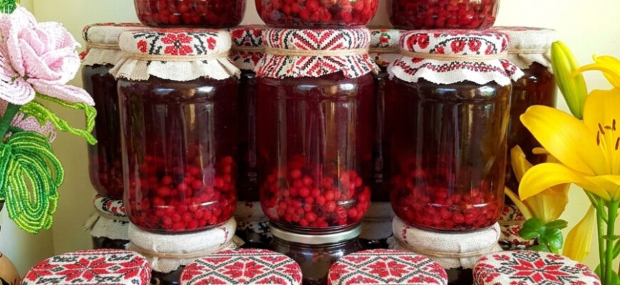 fb kompot iz chornoi i chervonoi smorodyny ta cheremhy duzhe smachnyy nasychenyy a aromat slovamy ne peredaty 24201